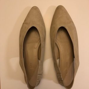 Everlane V Slingback in Light Taupe Suede (size 9)